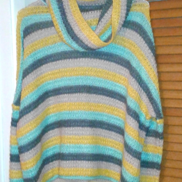 🌷2/18$🌷Vero Moda Oversized Colorblock Sweater - Picture 2 of 8